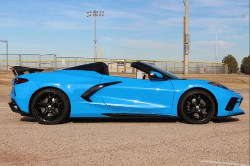 Rapid Blue 2022 Chevrolet Corvette Stingray w/3LT