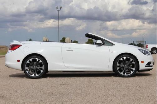 Summit White 2018 Buick Cascada Premium