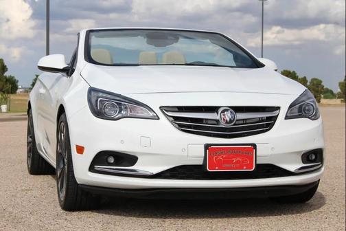 Summit White 2018 Buick Cascada Premium