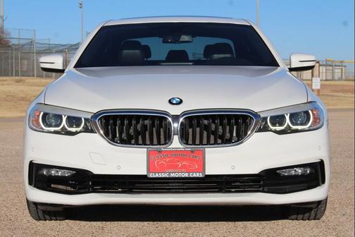 2017 BMW 530 530i Sedan