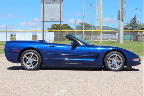 LeMans Blue Metallic 2004 Chevrolet Corvette Base