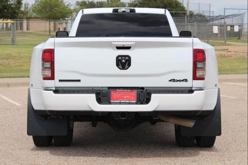 2024 RAM 3500 Big Horn Crew Cab 4x4 8' Box