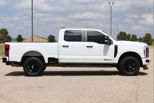 Oxford White 2024 Ford F-250 XL