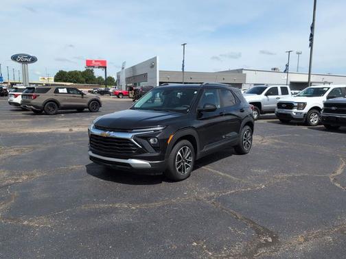 Mosaic Black Metallic 2025 Chevrolet Trailblazer LT