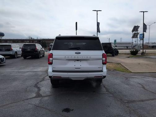 OXFORD WHITE 2024 Ford Expedition XLT