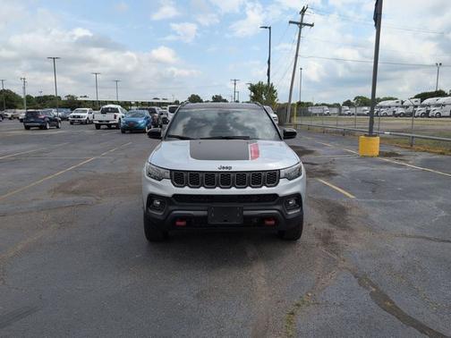 Silver Zynith 2025 Jeep Compass TRAILHAWK