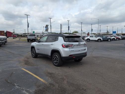 Silver Zynith 2025 Jeep Compass TRAILHAWK
