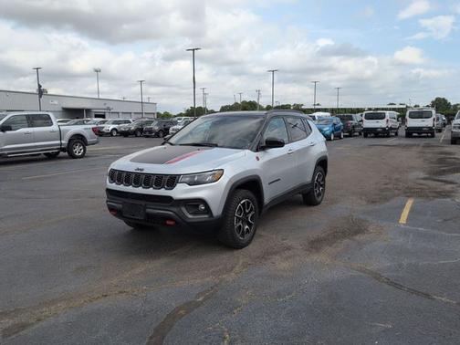 Silver Zynith 2025 Jeep Compass TRAILHAWK