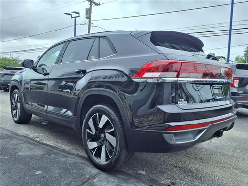 2024 Volkswagen Atlas Cross Sport 2.0T SE W/ TECHNOLOGY