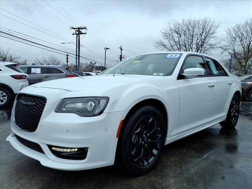 2023 Chrysler 300 TOURING L