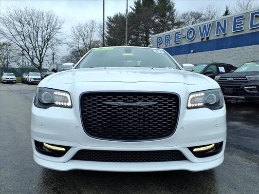 2023 Chrysler 300 TOURING L