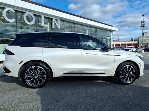 WHITE PLATINUM MET 3C 2025 Lincoln Nautilus RESERVE