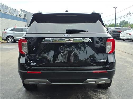 AGATE BLACK METALLIC 2023 Ford Explorer XLT