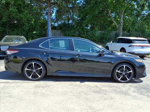 Midnight Black Metallic 2018 Toyota Camry XSE