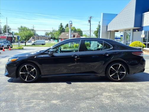 Midnight Black Metallic 2018 Toyota Camry XSE