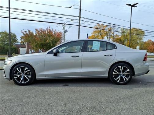 2024 Volvo S60 B5 PLUS DARK THEME