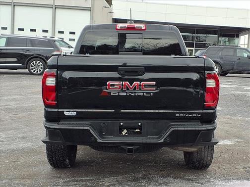 2023 GMC Canyon DENALI