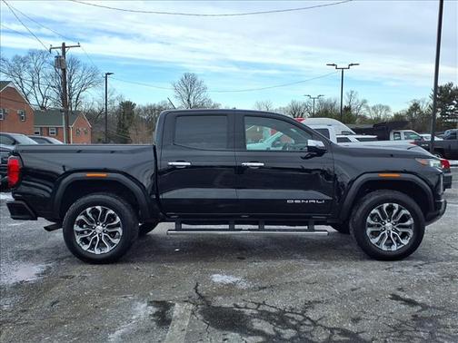 2023 GMC Canyon DENALI