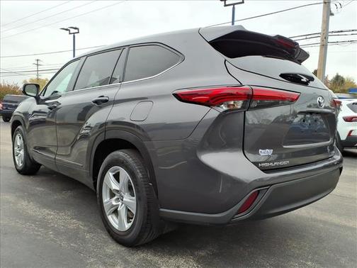 2022 Toyota Highlander LE