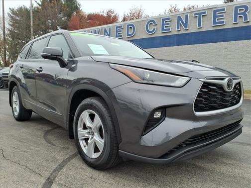 2022 Toyota Highlander LE