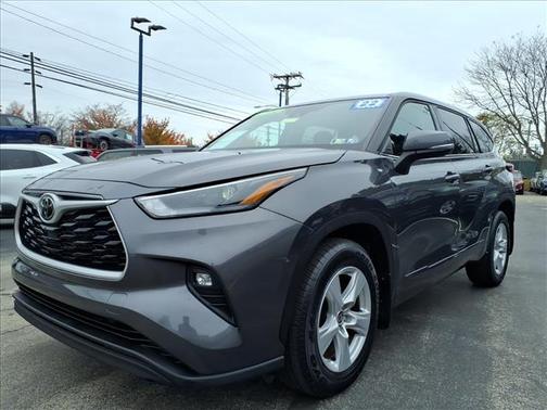 2022 Toyota Highlander LE