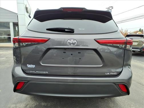 2022 Toyota Highlander LE