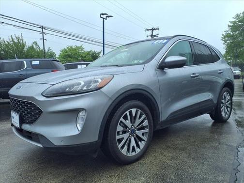 2022 Ford Escape TITANIUM