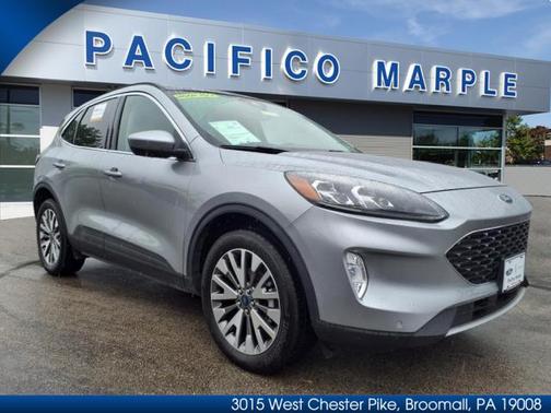 2022 Ford Escape TITANIUM