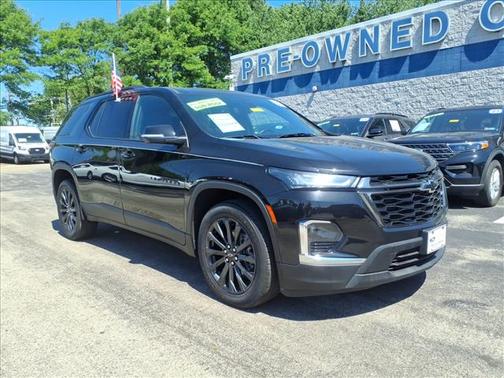 Mosaic Black Metallic 2022 Chevrolet Traverse RS