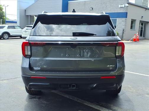 CARBONIZED GRAY METALLIC 2025 Ford Explorer ST-LINE