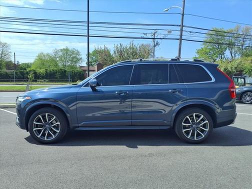 2019 Volvo XC90 T6 MOMENTUM