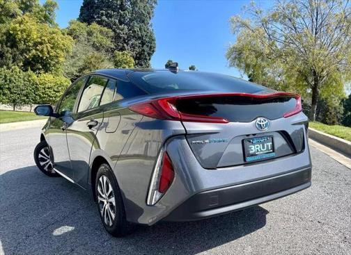 2021 Toyota Prius Prime LE