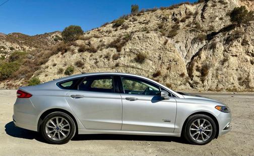 2017 Ford Fusion Energi SE Luxury