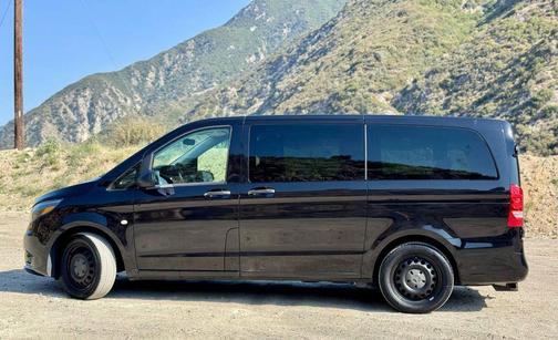 2017 Mercedes-Benz Metris Base