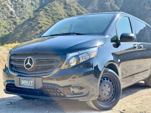 2017 Mercedes-Benz Metris Base