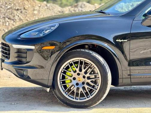 2017 Porsche Cayenne E-Hybrid S
