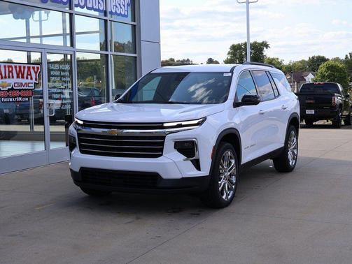 Summit White 2026 Chevrolet Traverse LT