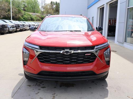 Apex Red 2026 Chevrolet Trax FWD 2RS