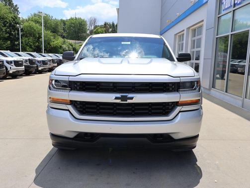 Silver Ice Metallic 2017 Chevrolet Silverado 1500 Custom