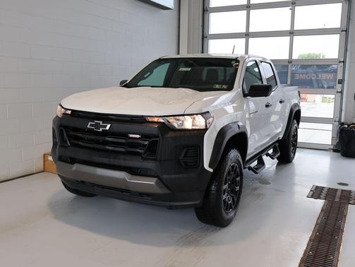 Summit White 2024 Chevrolet Colorado Trail Boss