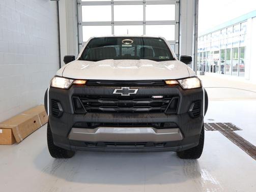 Summit White 2024 Chevrolet Colorado Trail Boss