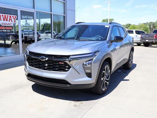 Sterling Gray Metallic 2026 Chevrolet Trax FWD 2RS