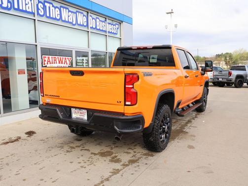 01u 2026 Chevrolet Silverado 2500 LT