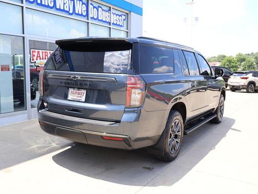 Shadow Gray Metallic 2021 Chevrolet Suburban 4WD Z71
