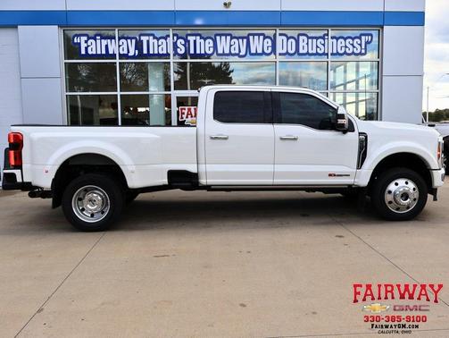 2023 Ford F-450 Platinum