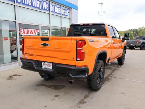 01u 2026 Chevrolet Silverado 2500 LT