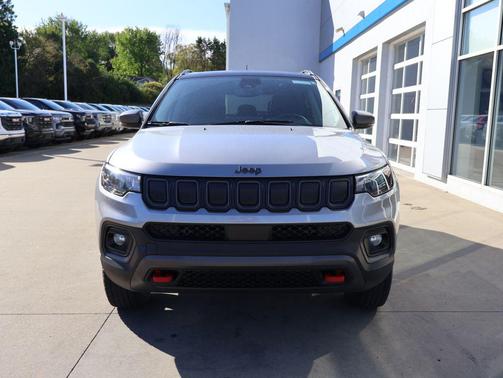 Billet Silver Metallic Clearcoat 2022 Jeep Compass Trailhawk