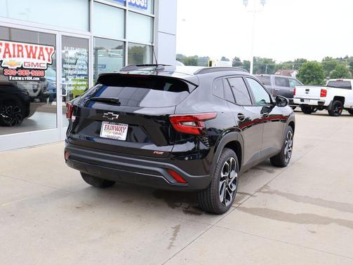 Mosaic Black Metallic 2026 Chevrolet Trax FWD 2RS
