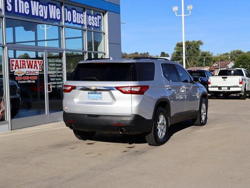 2020 Chevrolet Traverse LT Cloth