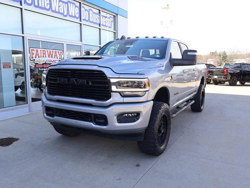 Billet Silver Metallic Clearcoat 2023 RAM 2500 Laramie Crew Cab 4x4 6'4' Box